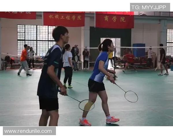 杭州羽毛球队与北京羽毛球队赛后复盘团队协作的成功与不足分析